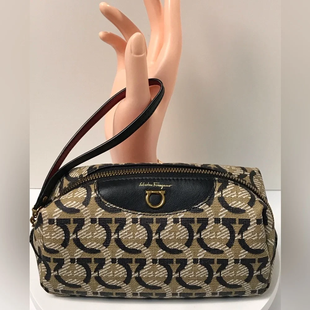 Salvatore Ferragamo Gancini Cosmetic Bag 😍🔥